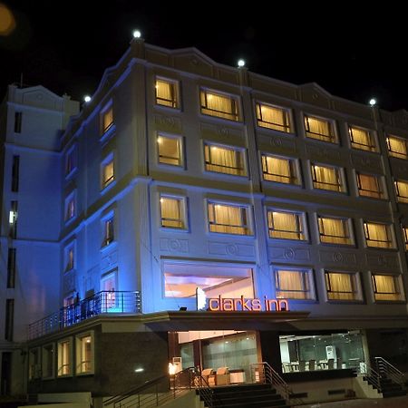 Grand Clarks Inn Badami Eksteriør bilde