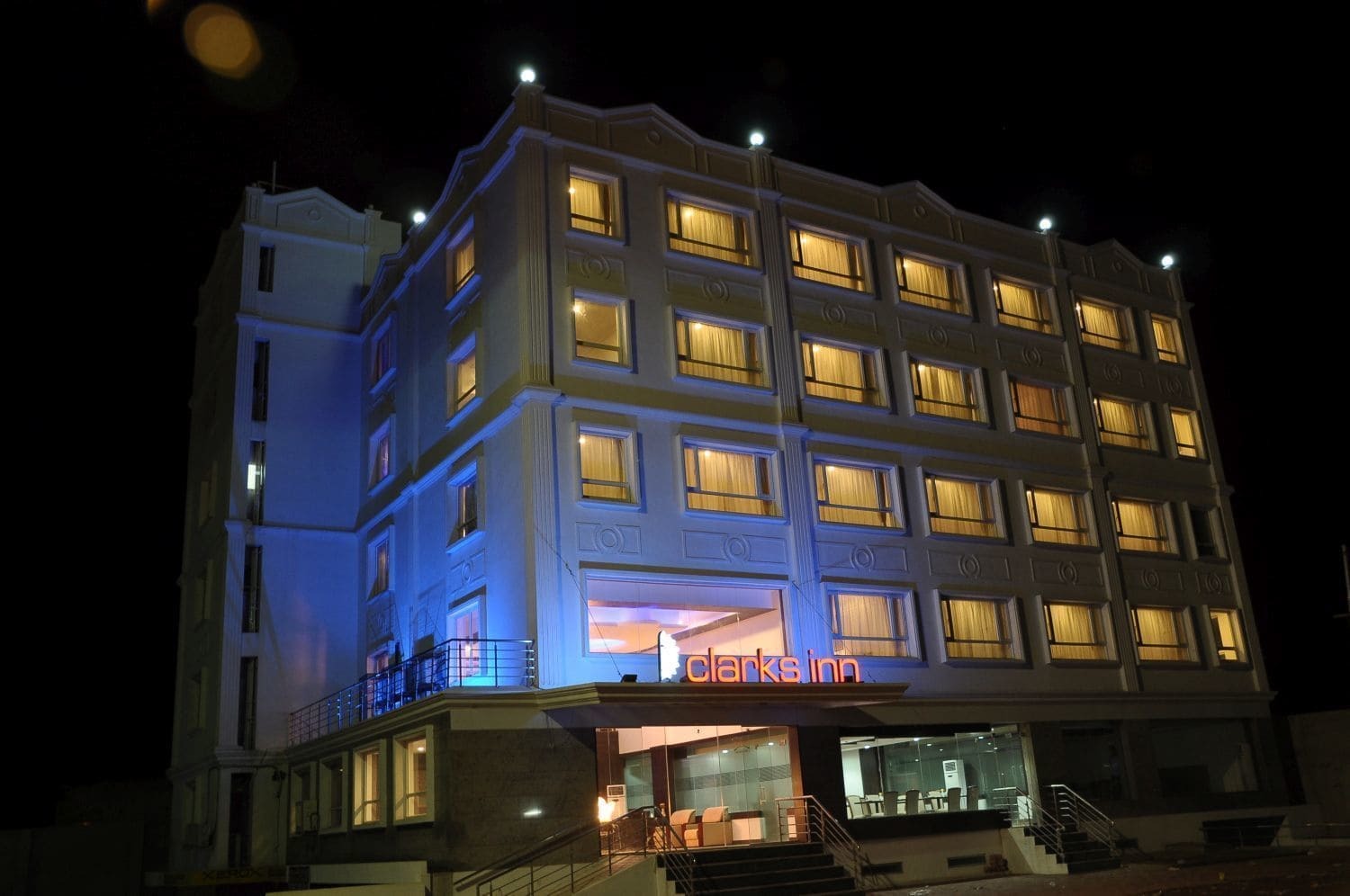 Grand Clarks Inn Badami Eksteriør bilde